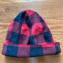 Plaid dark red/black fleece hat